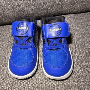 NIKE Team Hustle D9 (TD) Sneakers Royal Blue toddler boy size 7C no tie